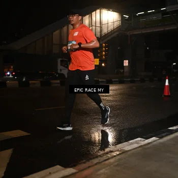 Runner Photo 7712662