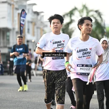 Runner Photo 7712664