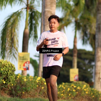 Runner Photo 7712676