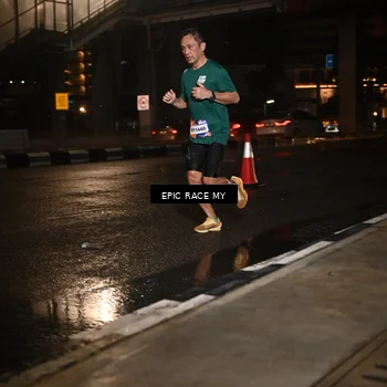 Runner Photo 7712678
