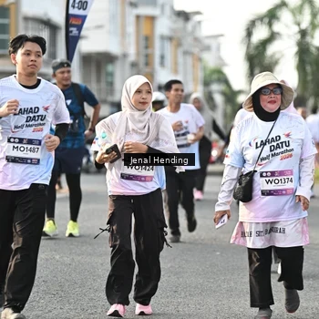 Runner Photo 7712680