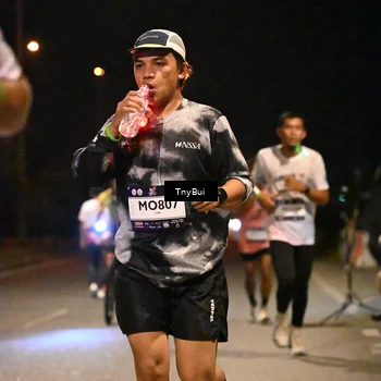 Runner Photo 7712689