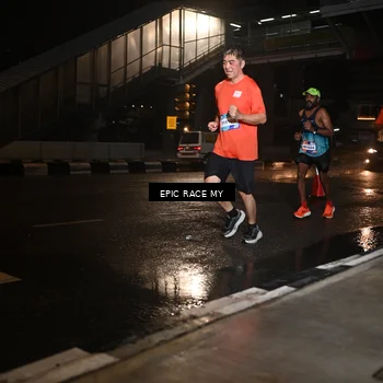 Runner Photo 7712690