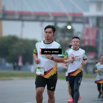 Runner Photo 7712693