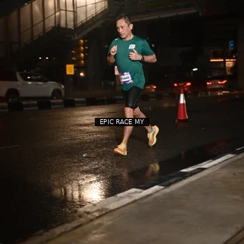Runner Photo 7712705