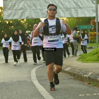 Runner Photo 7712732