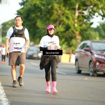 Runner Photo 7712740