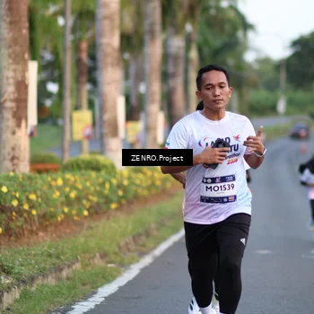 Runner Photo 7712758