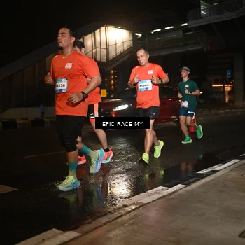 Runner Photo 7712759