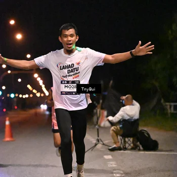 Runner Photo 7712772