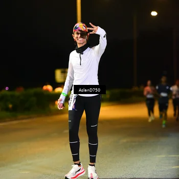 Runner Photo 7712773