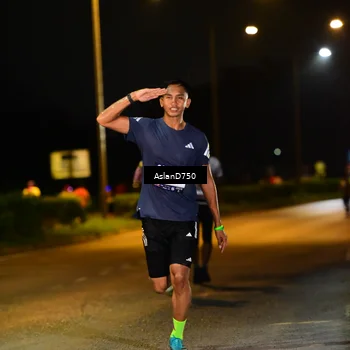 Runner Photo 7712782
