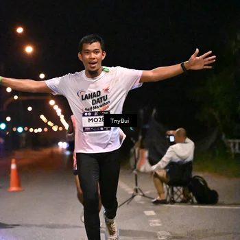 Runner Photo 7712794