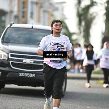 Runner Photo 7712802