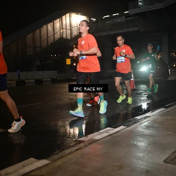 Runner Photo 7712810