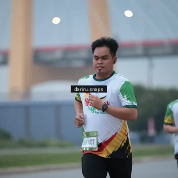 Runner Photo 7712823