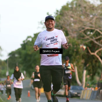 Runner Photo 7712825