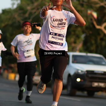 Runner Photo 7712841