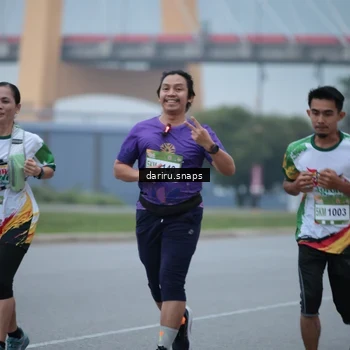 Runner Photo 7712846