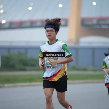 Runner Photo 7712847
