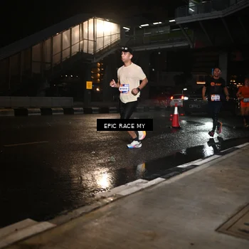 Runner Photo 7712857