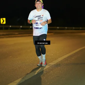 Runner Photo 7712860