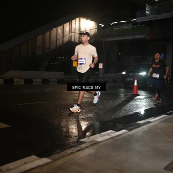 Runner Photo 7712872