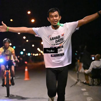 Runner Photo 7712876