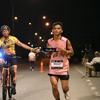 Runner Photo 7712883