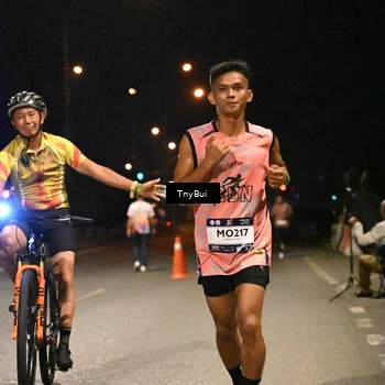 Runner Photo 7712894