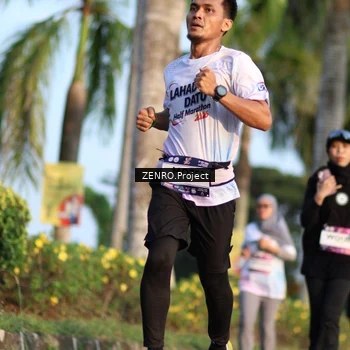 Runner Photo 7712899