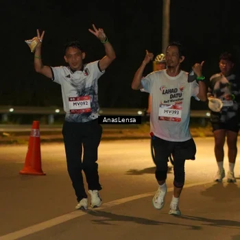 Runner Photo 7712921