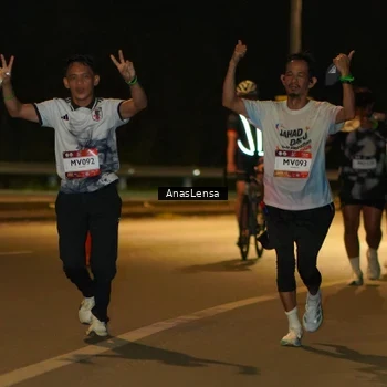 Runner Photo 7712925