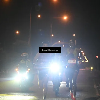 Runner Photo 7712939