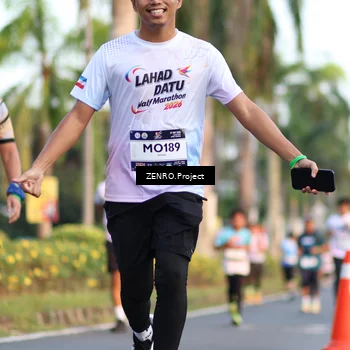 Runner Photo 7712945