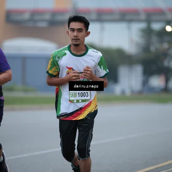 Runner Photo 7712947