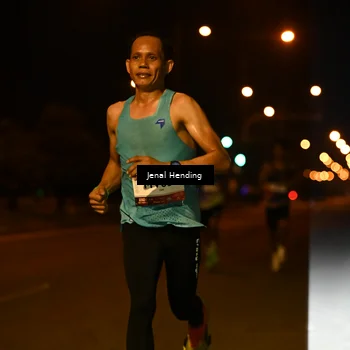 Runner Photo 7712959