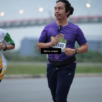 Runner Photo 7712960