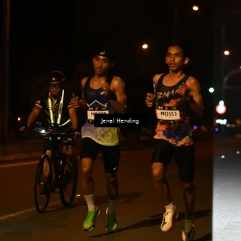 Runner Photo 7712965