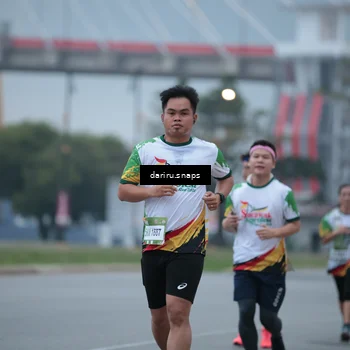 Runner Photo 7712984