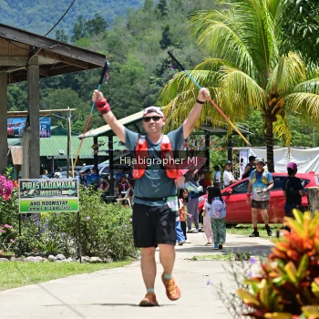 Runner Photo 77130