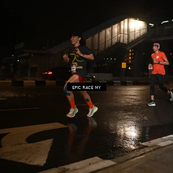 Runner Photo 7713001
