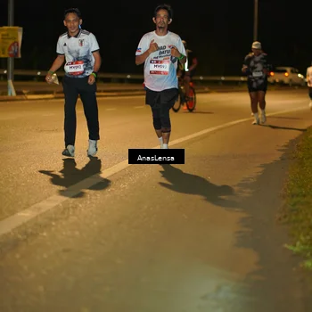 Runner Photo 7713002