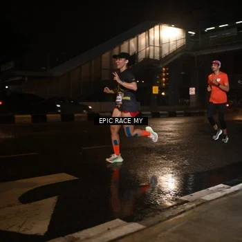 Runner Photo 7713007