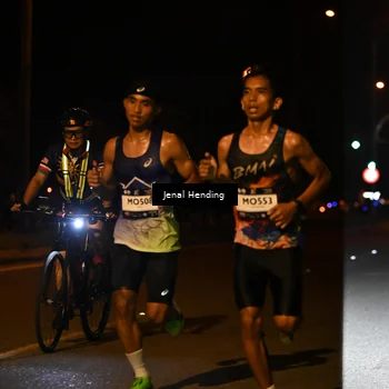 Runner Photo 7713018