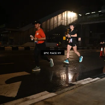 Runner Photo 7713022