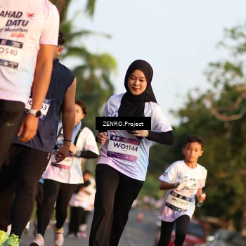Runner Photo 7713032