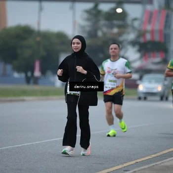 Runner Photo 7713034
