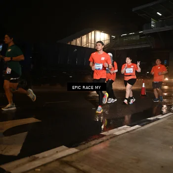 Runner Photo 7713035