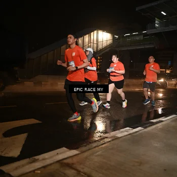 Runner Photo 7713036